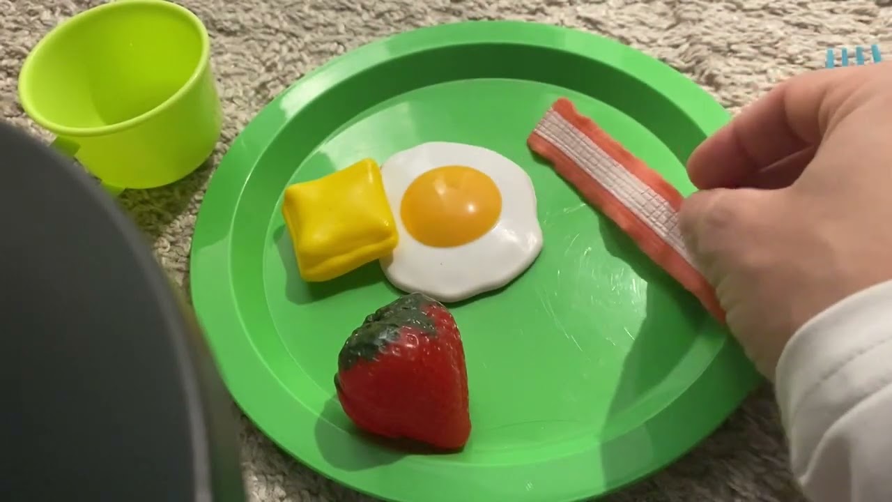 Asmr eating breakfast