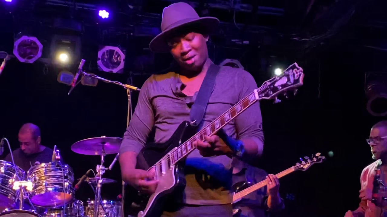 Isaiah Sharkey — Eternal Flame / Honey Bone (live in Chicago 09/27/19)