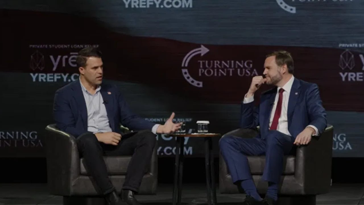 Вице-президент Джей Ди Вэнс выступает на мероприятии организации Turning Point USA в Университете...