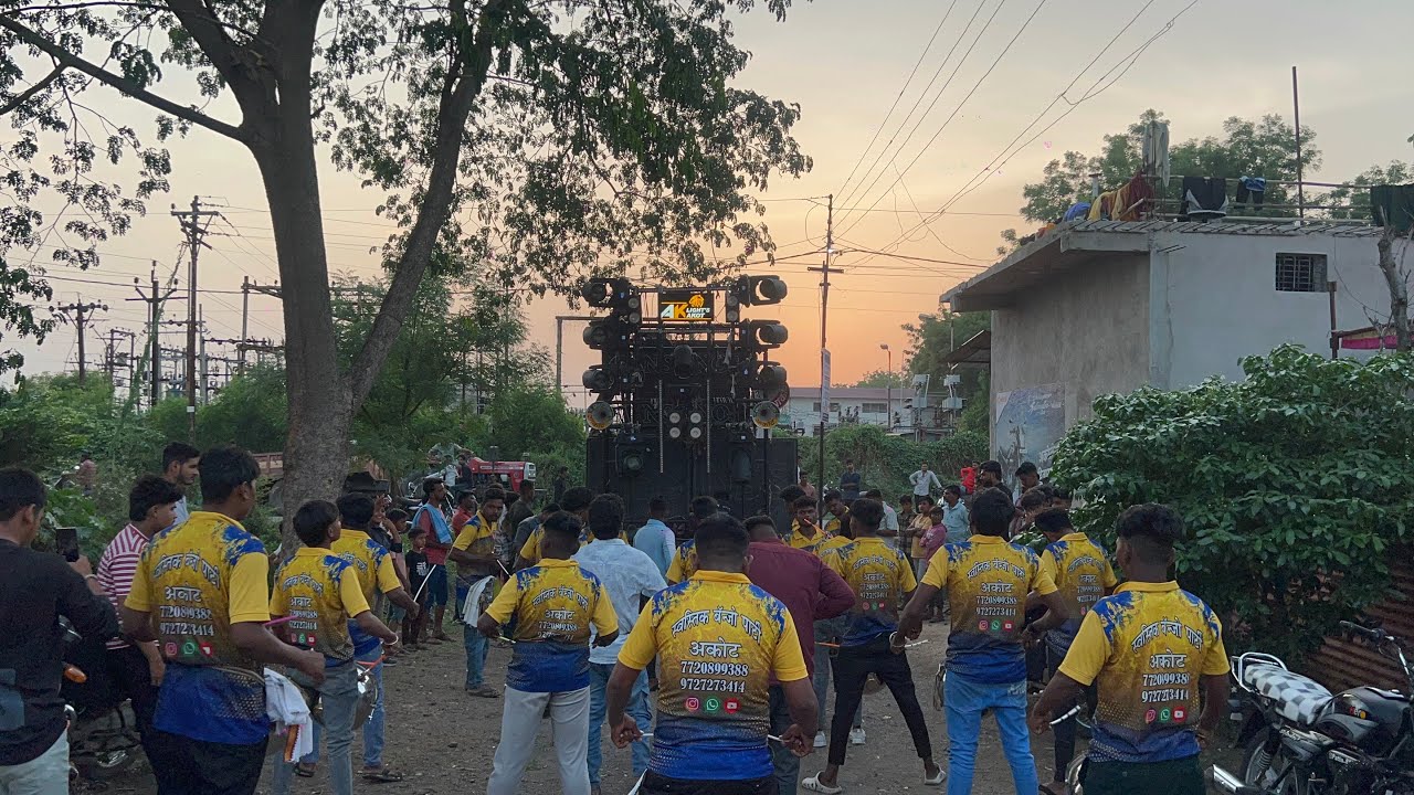 गड्यावरची अंबा बाई  Song 🥁🎵 swastik banjo party bhusawal & Nss No 1 Dj Akot 🤩 🥁🎧