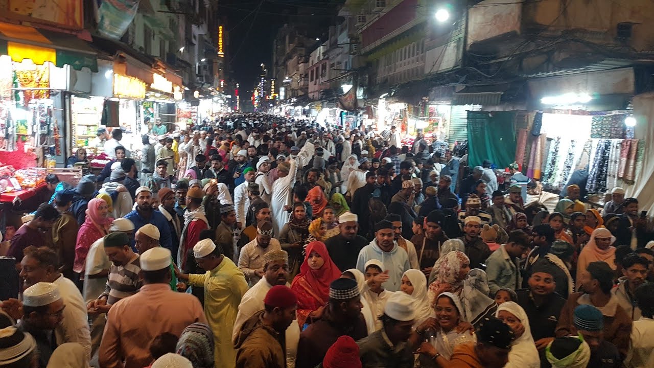 Shabe Barat ki Raat mubarak ho Hujur Garib Nawaz ki Dargah Sharif Mein raat ki kya Manjar hai