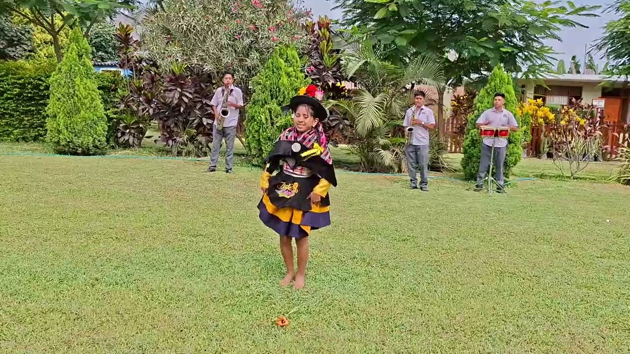 #DULCE  KRISTELL  LA  NIÑA  DE  ORO ❤️🎷🎶