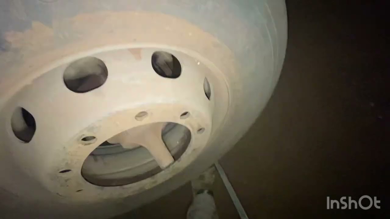 TROCA DE DOIS PNEUS ESTOURADOS 