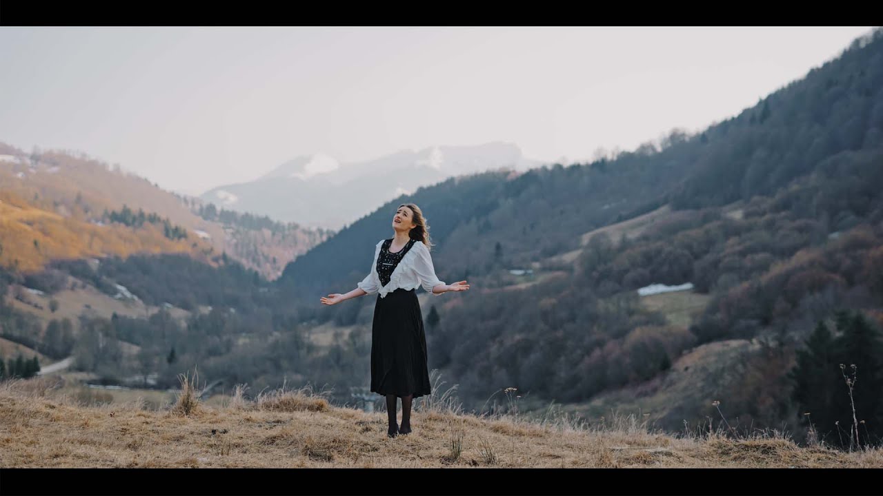 Silvia Tomoiagă & Jeanina Ivașcu - Sunt un firicel de floare