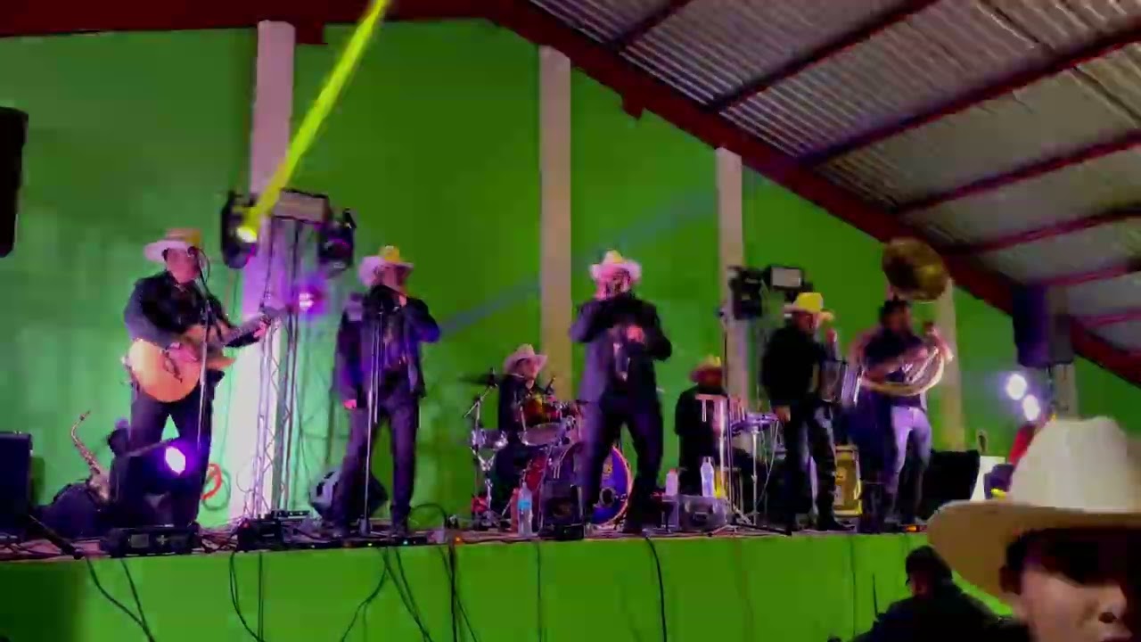 Destellos de Michoacán - El Toro Pinto En Vivo