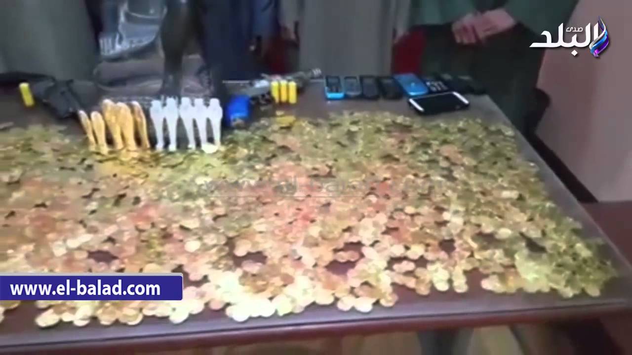 ضبط عصابة تنقيب على الاثار ببنى سويف وبحوزتهم 11 تمثال وعملات اثرية
