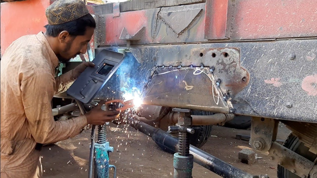 How to repair a broken Chassis of hino tipper Truck