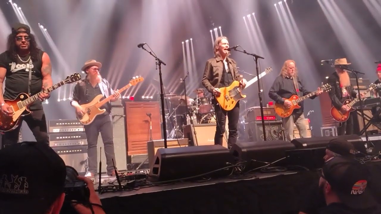 Slash Playing Simple Man Christmas Jam 2023