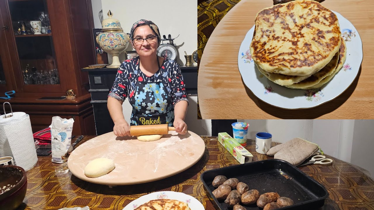 Placinte tradiționale umplute cu mazărela la tigaie .