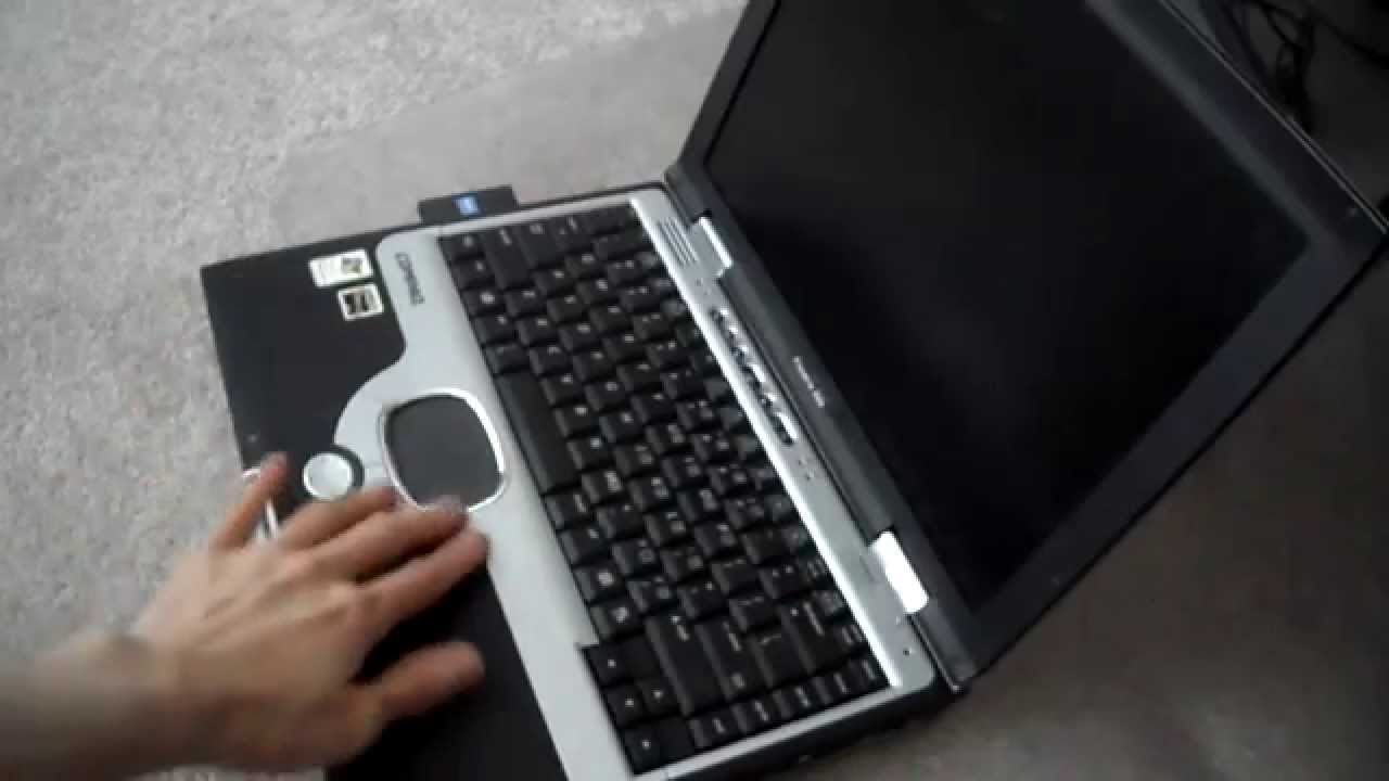 Review In Depth Compaq Presario 900 series 931US Old laptop Vintage notebook still works great