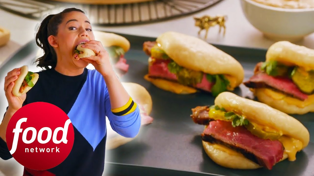 How To Make Flavourful Steak Buns With Peanut Sauce | Girl Meets Farm