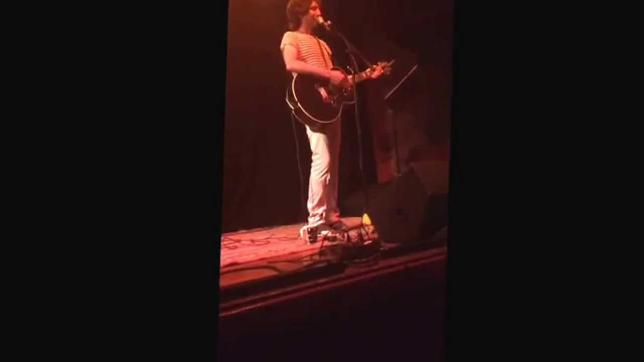 Gary Lightbody bantering Felton, CA August 4, 2015