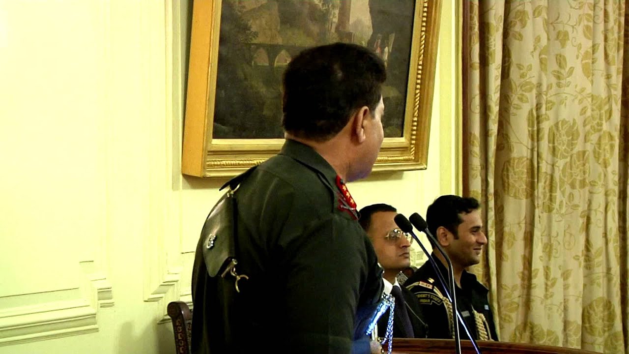 President Mukherjee meets reunion of Former Aides-de-camp (ADC) to the President of India