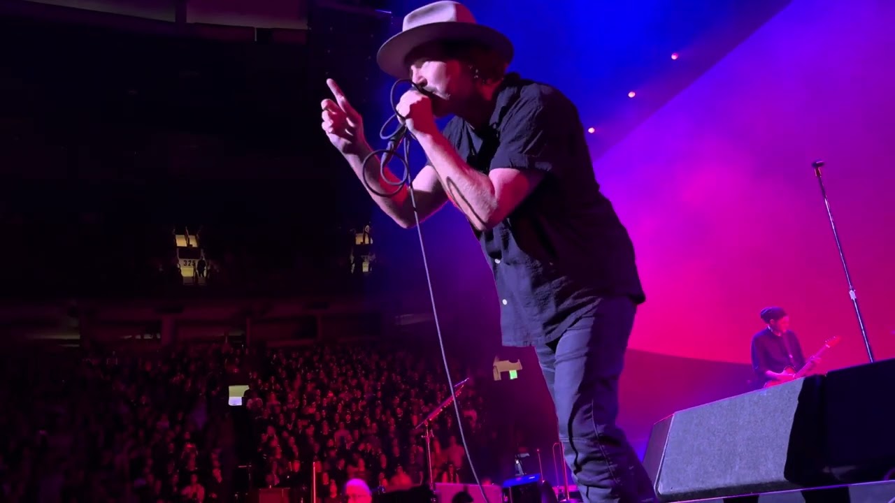 PEARL JAM *SOMETHING SPECIAL* live at Rogers Arena in Vancouver 5/4/24 night 1 concert