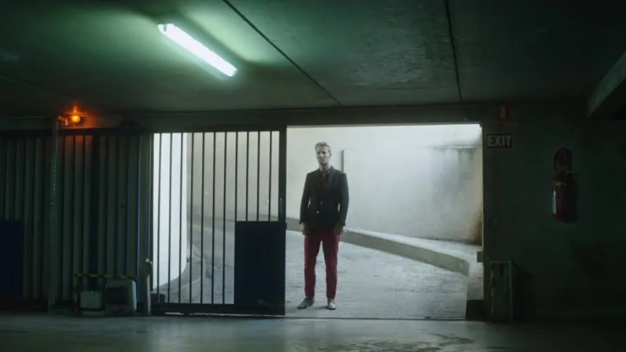 Bertrand Belin - Je parle en fou [Clip Officiel]