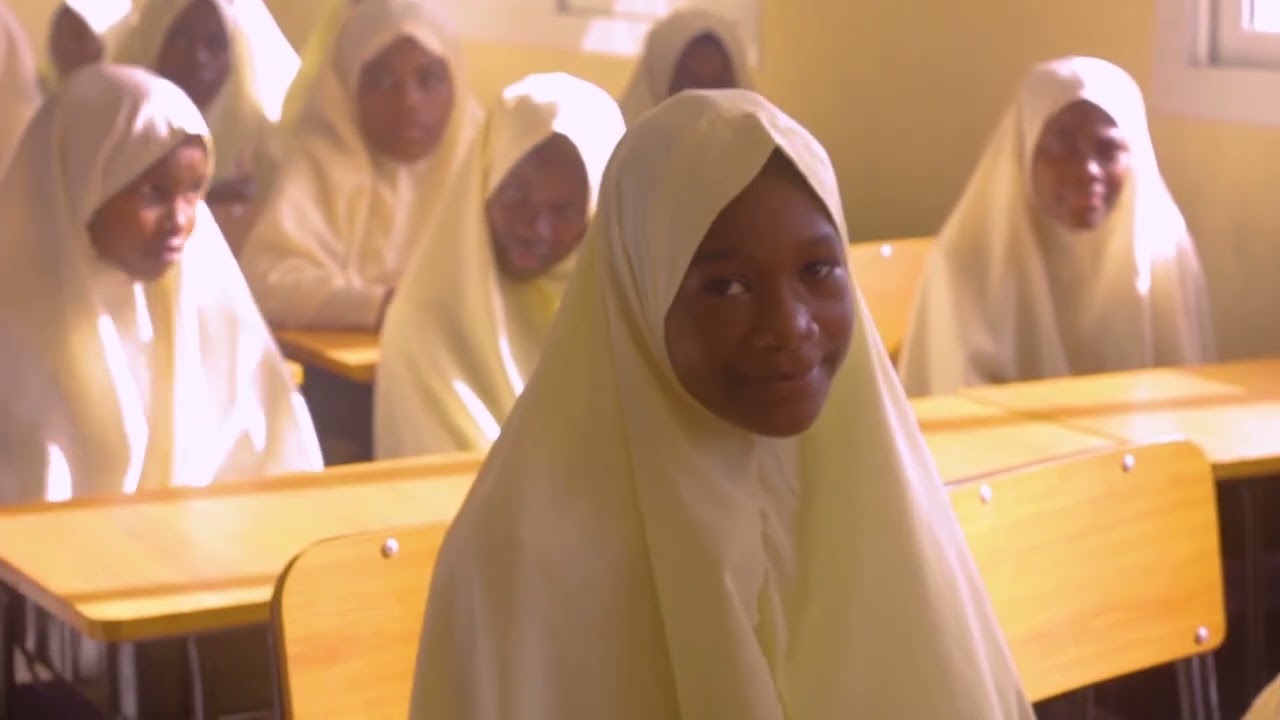 KIROBO APEWA UWALIMU MKUU SKULI YA DK SAMIA