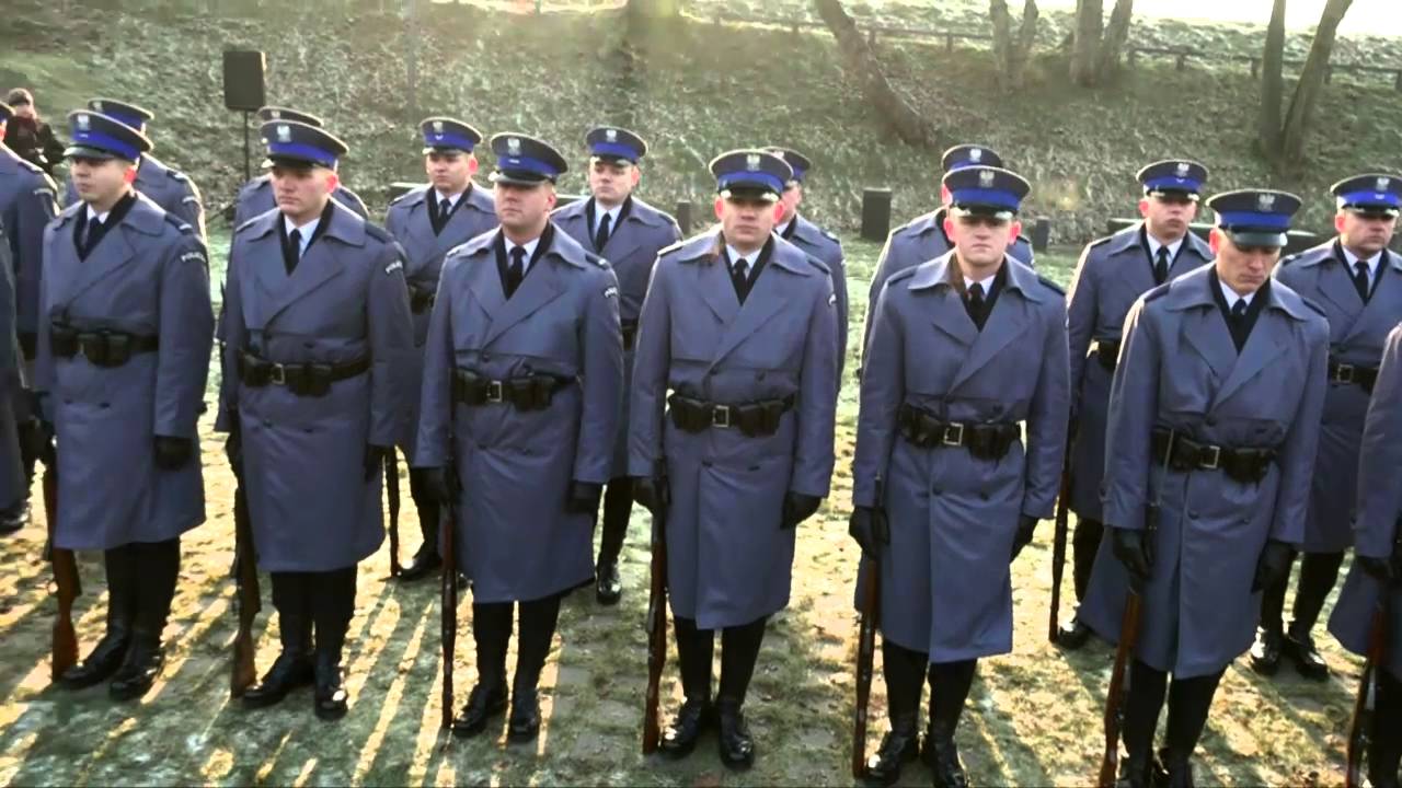Uroczyste ślubowanie policjantów w Muzeum Katyńskim