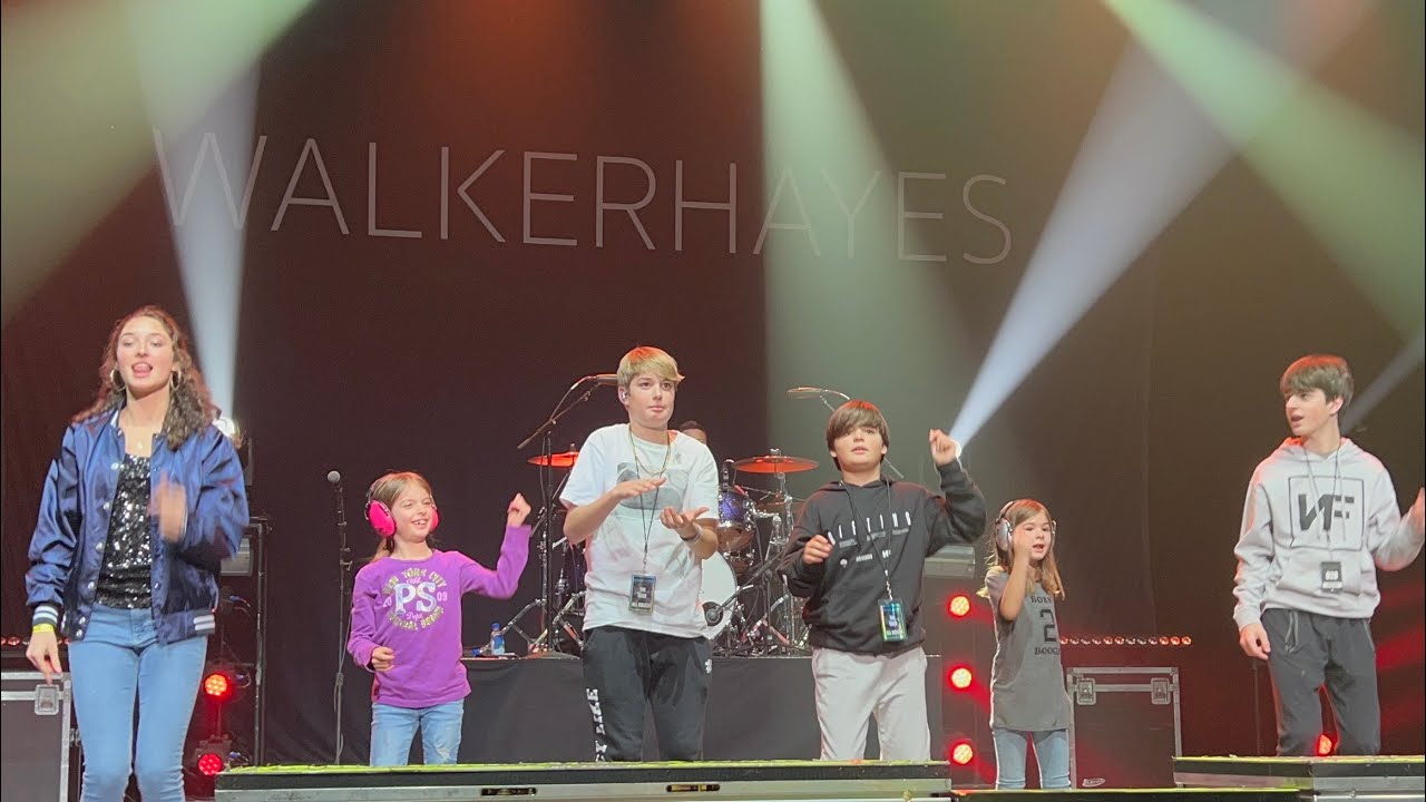 Walker Hayes - Fancy Like (live in New York, March 24 2022)