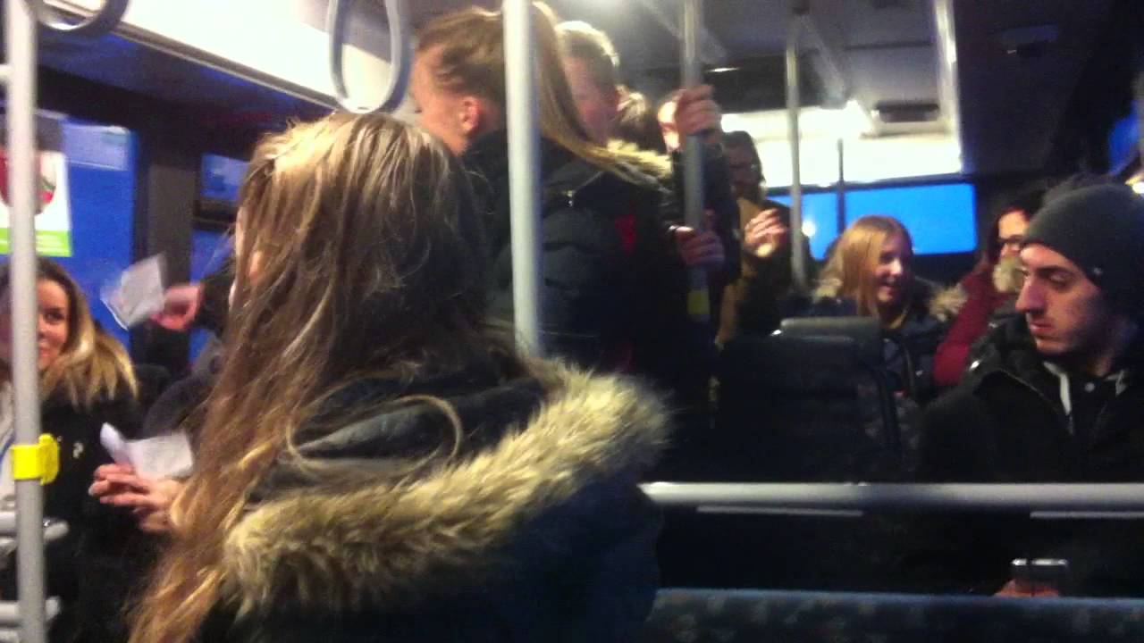 Flashmob med musikelever från S:t Eskils gymnasium