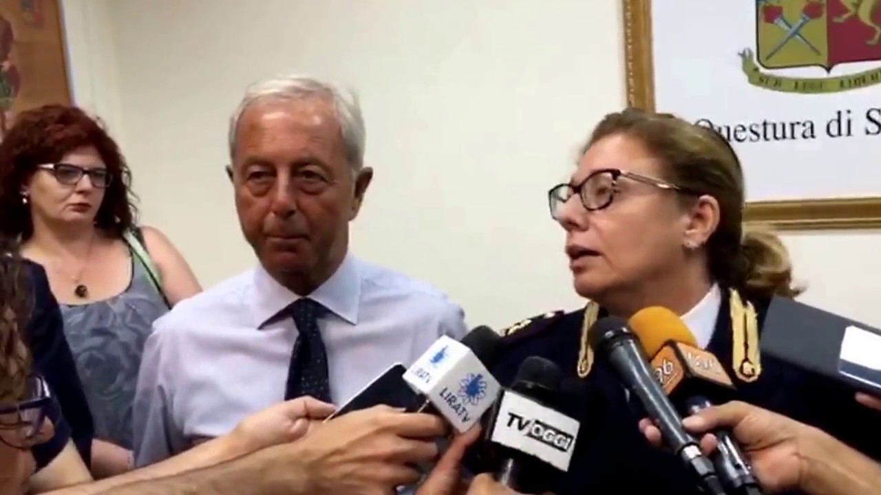 Salerno: conferenza stampa presentazione nuovo Dirigente Digos e Portavoce Questura