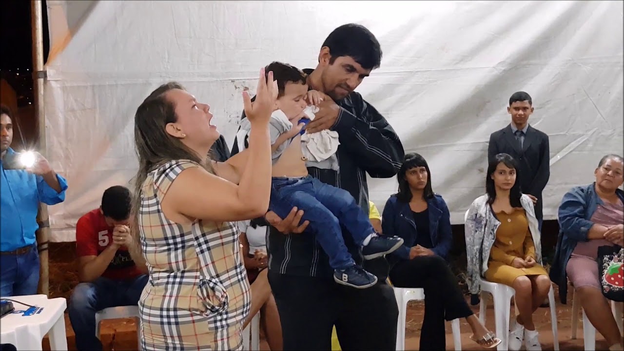 Deus revela sonda na criança e mãe entra em choque, nesse momento a tenda tremeu com a Adoração