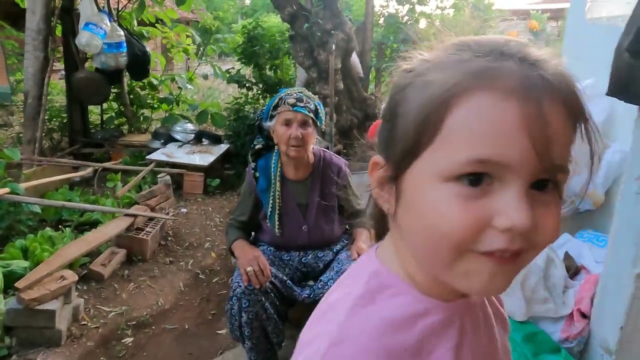 KÖYE GELEN MANİSALI MİSAFİRLERİMİZE YÖRESEL MUFTAĞIMIZDA YOĞURTLAMA VE YAHNİ YAPTIK  TÜRK KÖYÜ