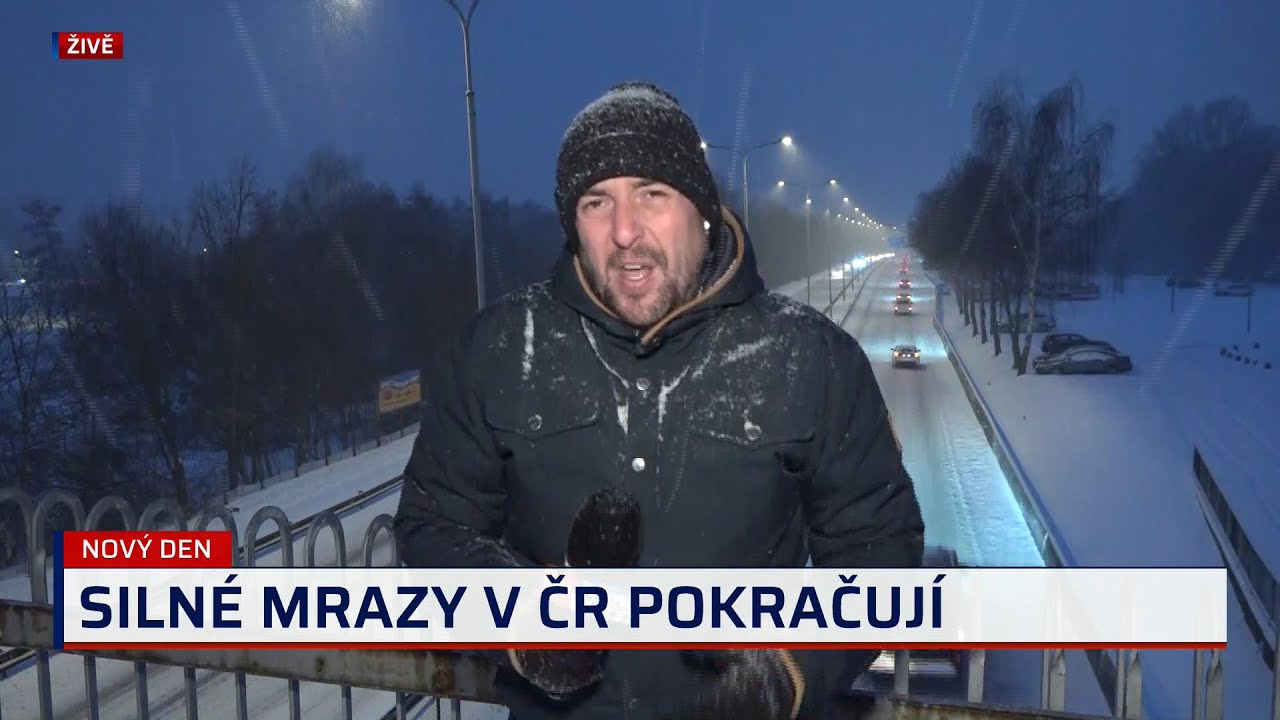 Vysok&yacute; stupeň nebezpeč&iacute;: Siln&eacute; sněžen&iacute; komplikuje dopravu v Česku, plat&iacute; zpř&iacute;sněn&aacute; v&yacute;straha