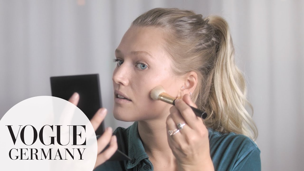 Toni Garrn: So gelingt ihr natürliches Make-up | My Beauty Tips | VOGUE Germany