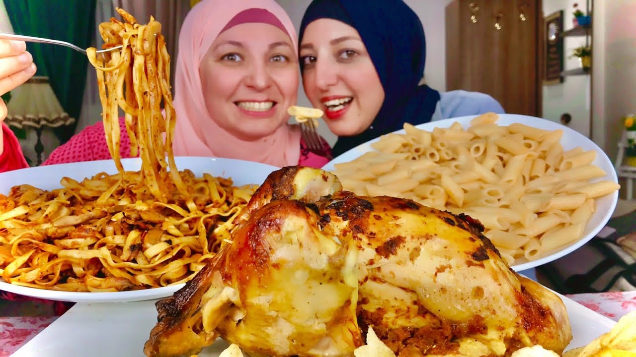 تحدى المكرونه الشريطيه🍜 ضد القلم🥘 مع الدجاج🐓 المشوى /والعقاب ماما نويل🎅