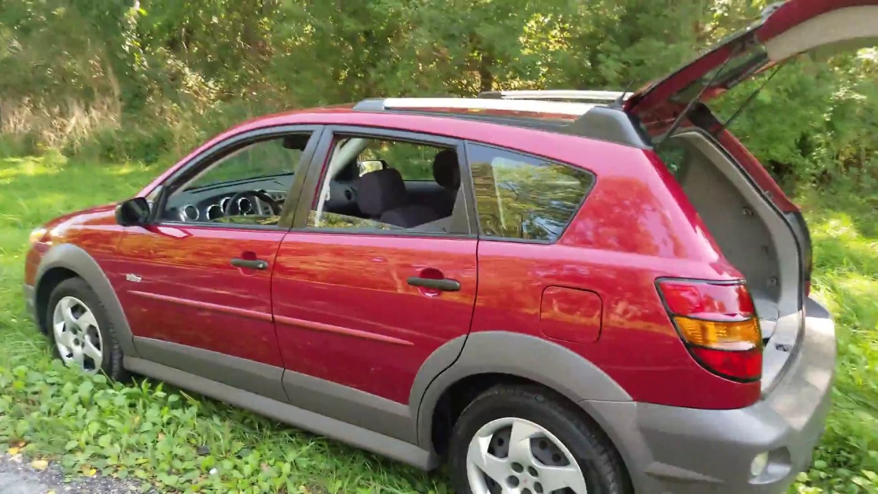 2005 Pontiac Vibe red