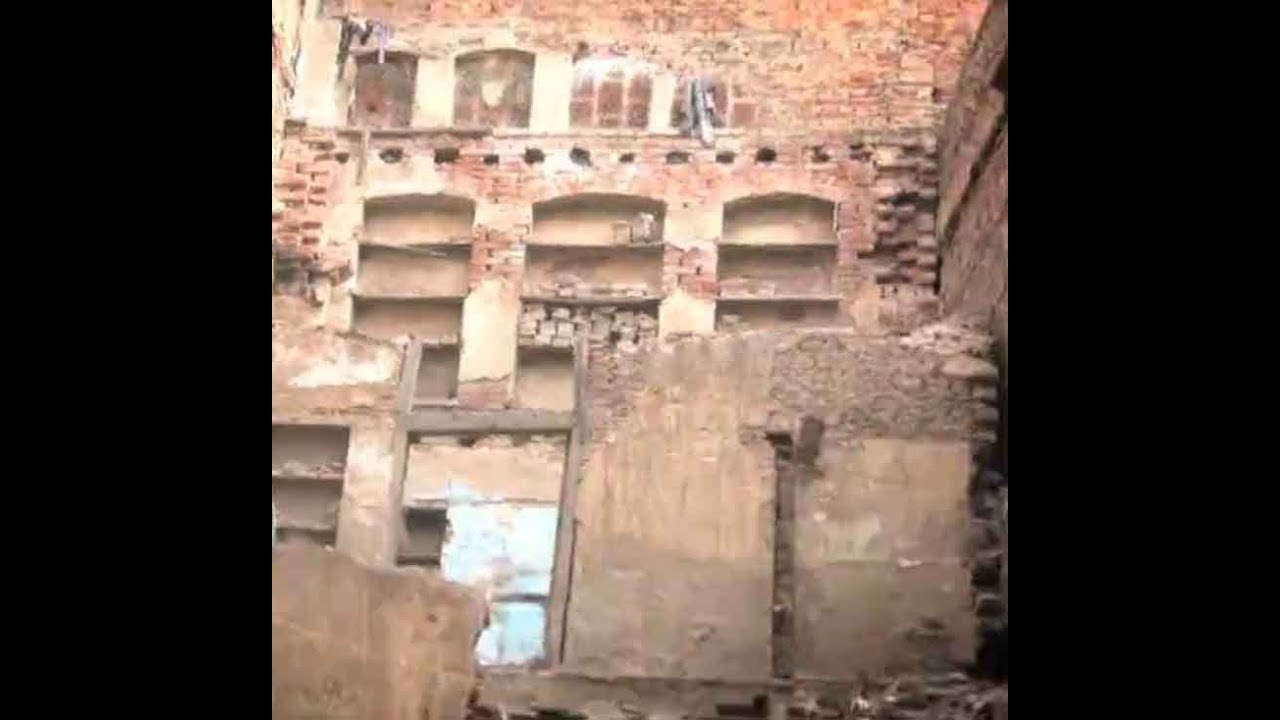 District administration issued a red alert regarding dangerous buildings in the city