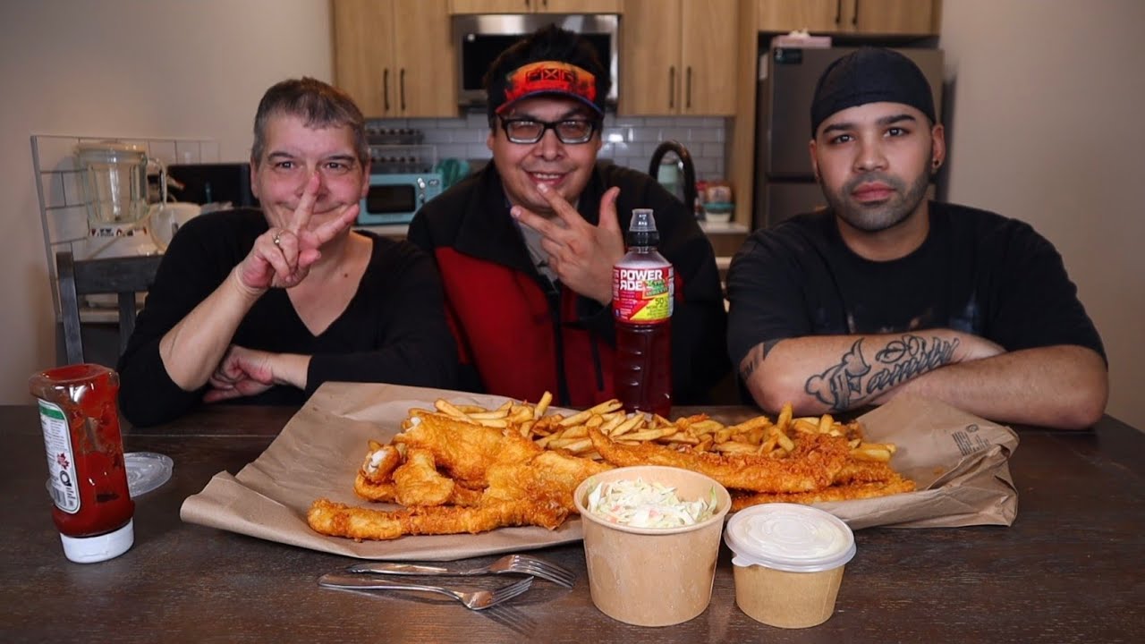 FISH AND CHIPS MUKBANG WITH @mommabrosdiary4368 AND GLEN