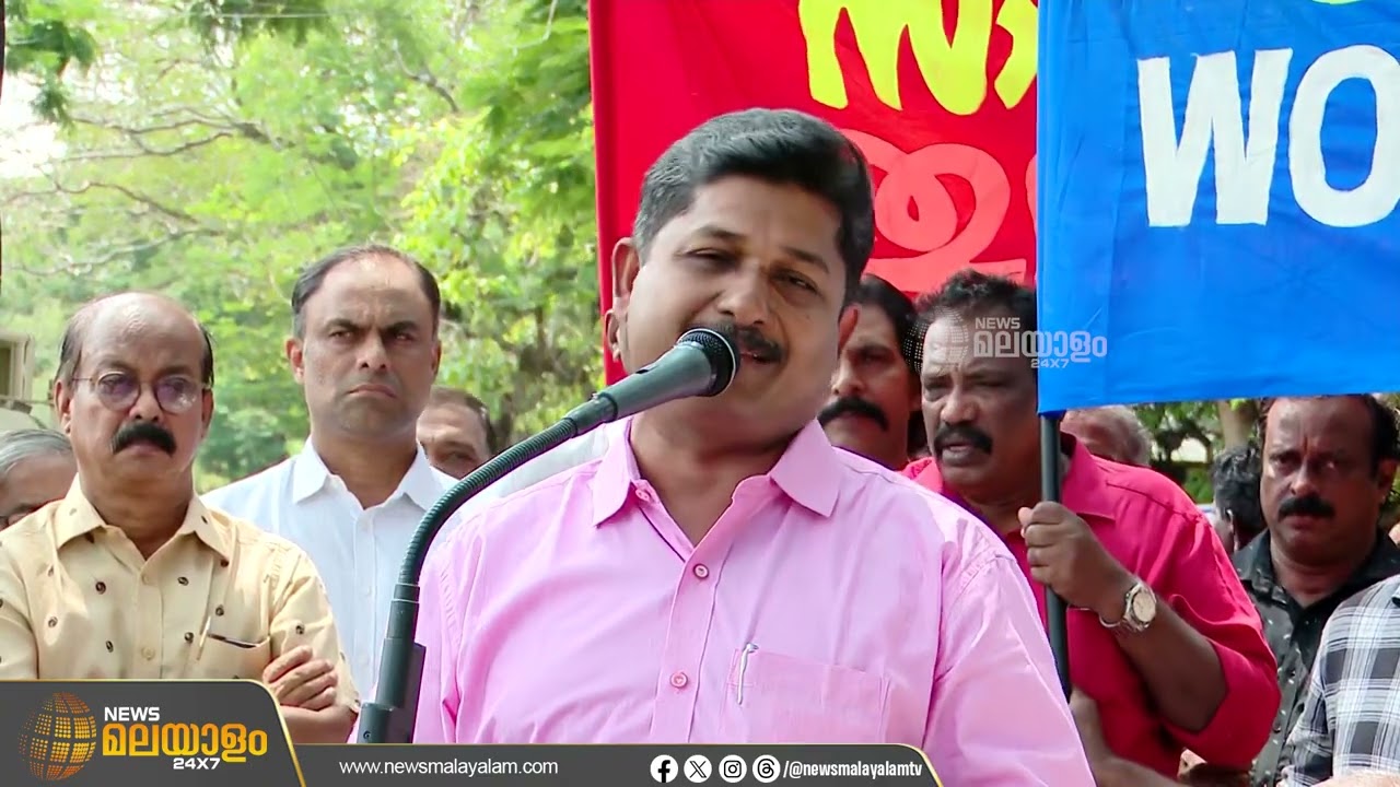 'ഇറാനെ പാണക്കാട് തങ്ങള്‍ പിന്തുണക്കുമ്പോള്‍ ഐക്യദാര്‍ഢ്യ കമന്റും ഇടതുപക്ഷക്കാര്‍ക്ക് തെറിക്കമന്റും'
