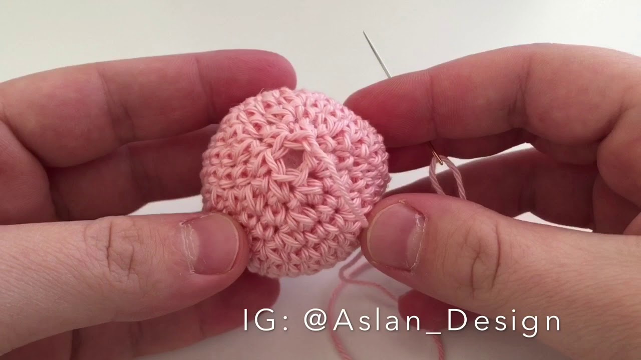 Afslutning af h&aelig;klet kugle/How to end crochet ball