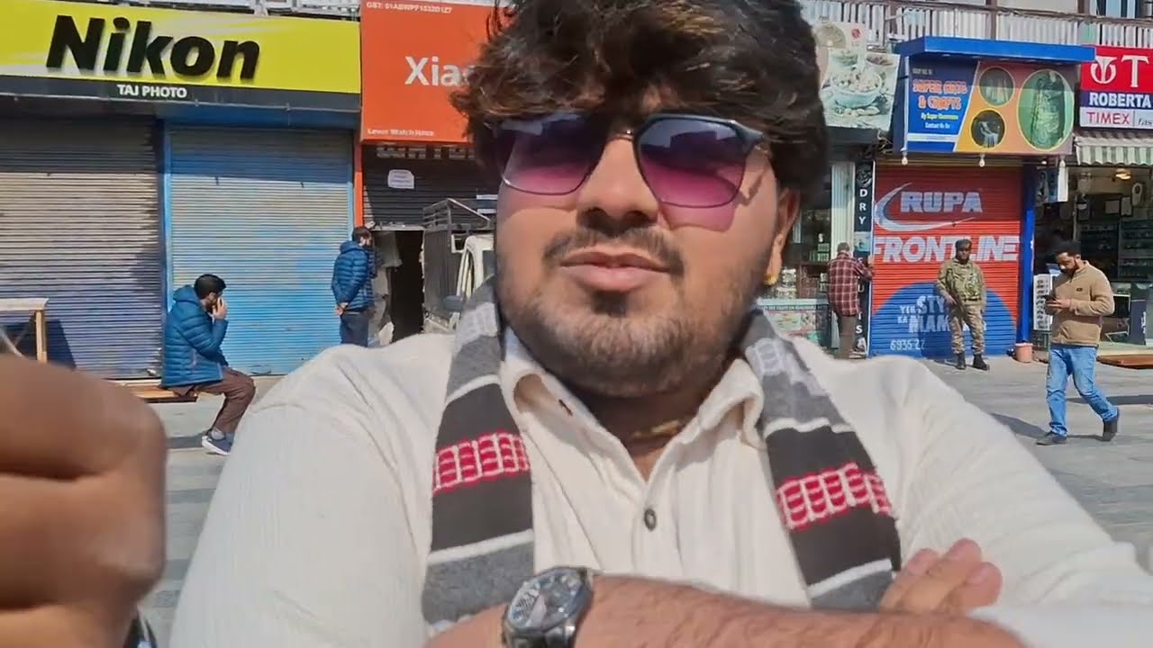 Reality Of Famous Sunday Market Srinagar !!Starting Price 20 Rs 😲!! Famous Sunday Market 