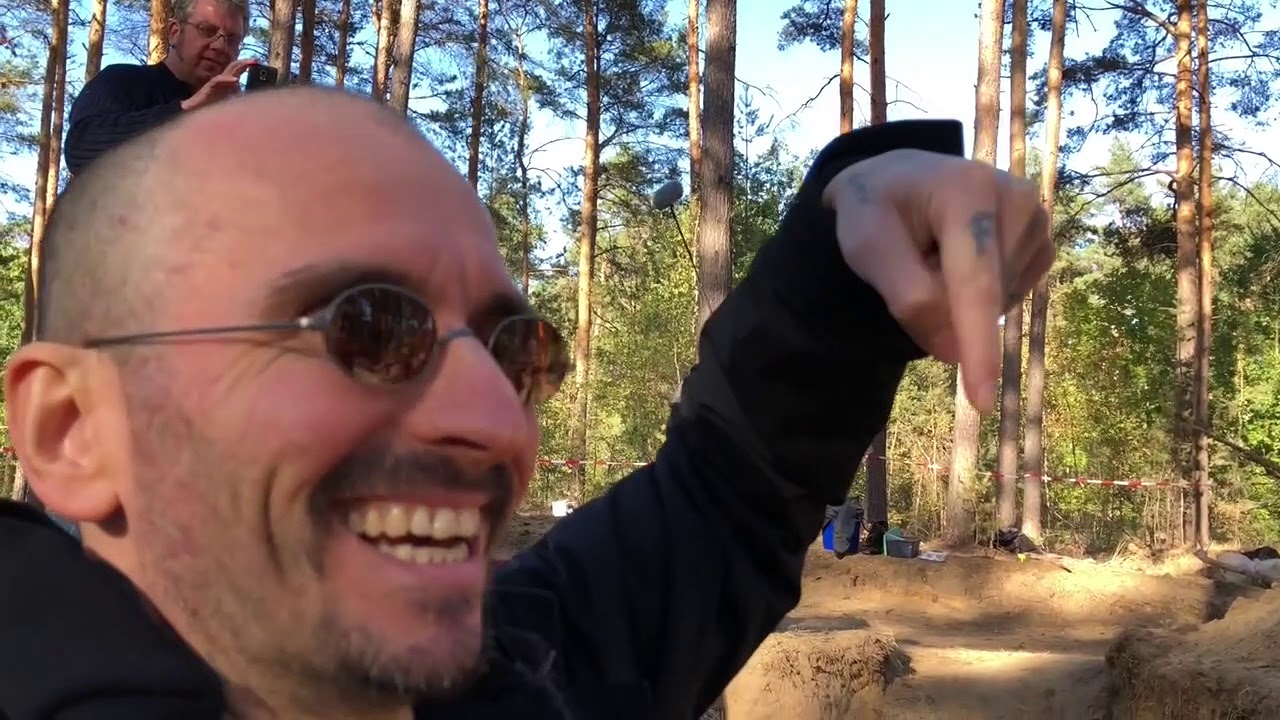 Mark Benecke & Martita Genesis: Hinrichtungen und Galgen-Hügel