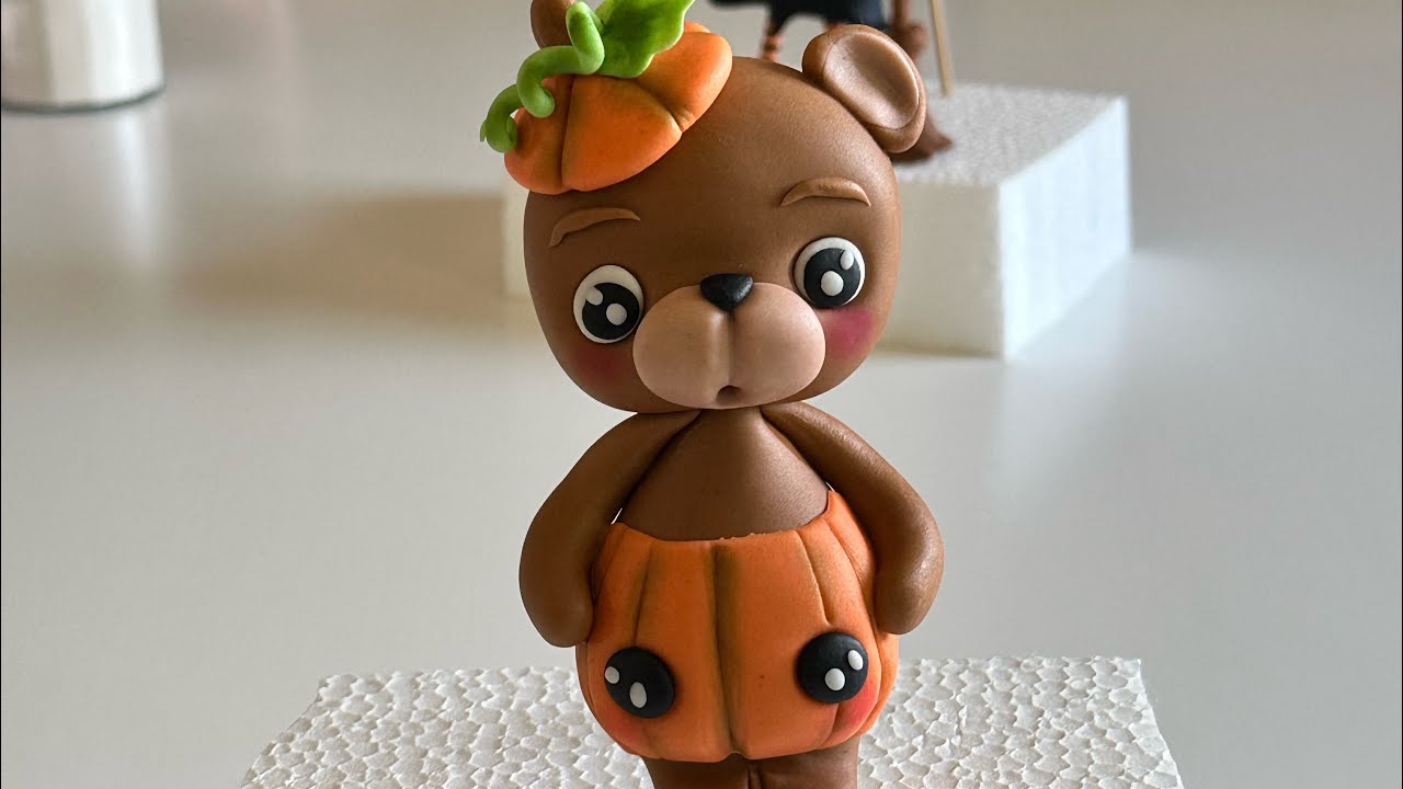 Halloween 🕸️🎃Modelagem em Pasta de Açúcar👻