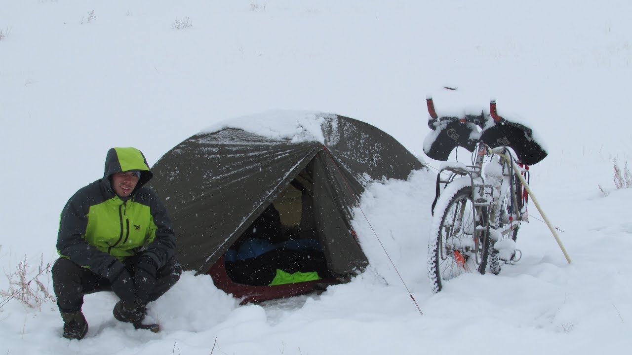 PAMIR HIGHWAY IN WINTER BY BICYCLE 2018 (full clip) Lorenzo Barone Expedition