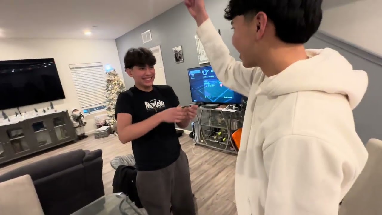VLOG 4 THE POTLUCK!