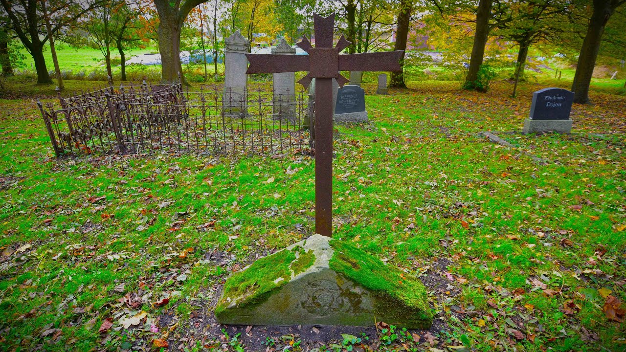 Historische kleine Friedhöfe bei Leer (Ostfriesland)