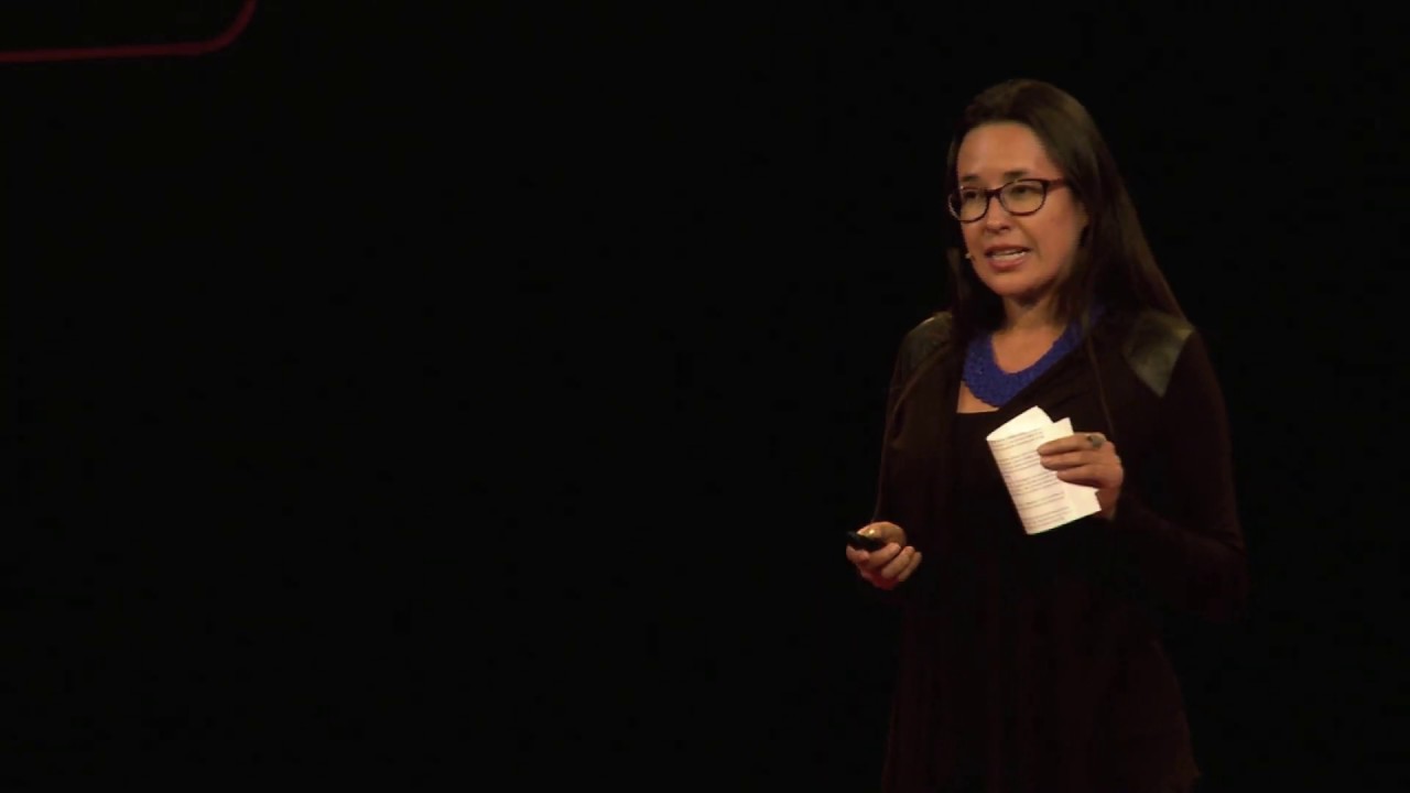 Biomímesis: la cuarta revolución industrial | Queenny López | TEDxQuito