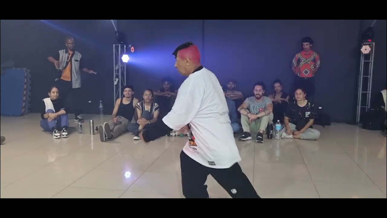 Chinelo - Showcase - Mistura Fina Soul Train Edition