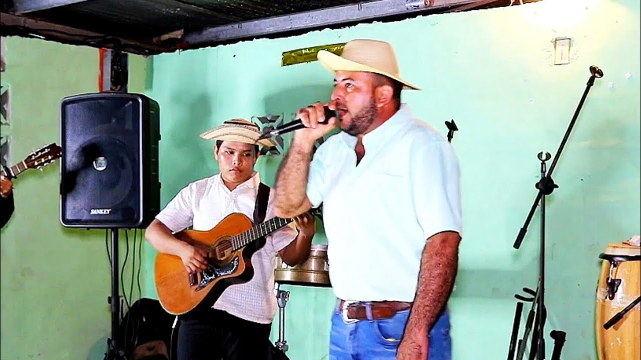 GALLINO LAMENTO- JAVIER CÁRDENAS-EZEQUIEL SÁEZ- CHIMINO RODRÍGUEZ /Fiesta de los Hermanos Martinez 