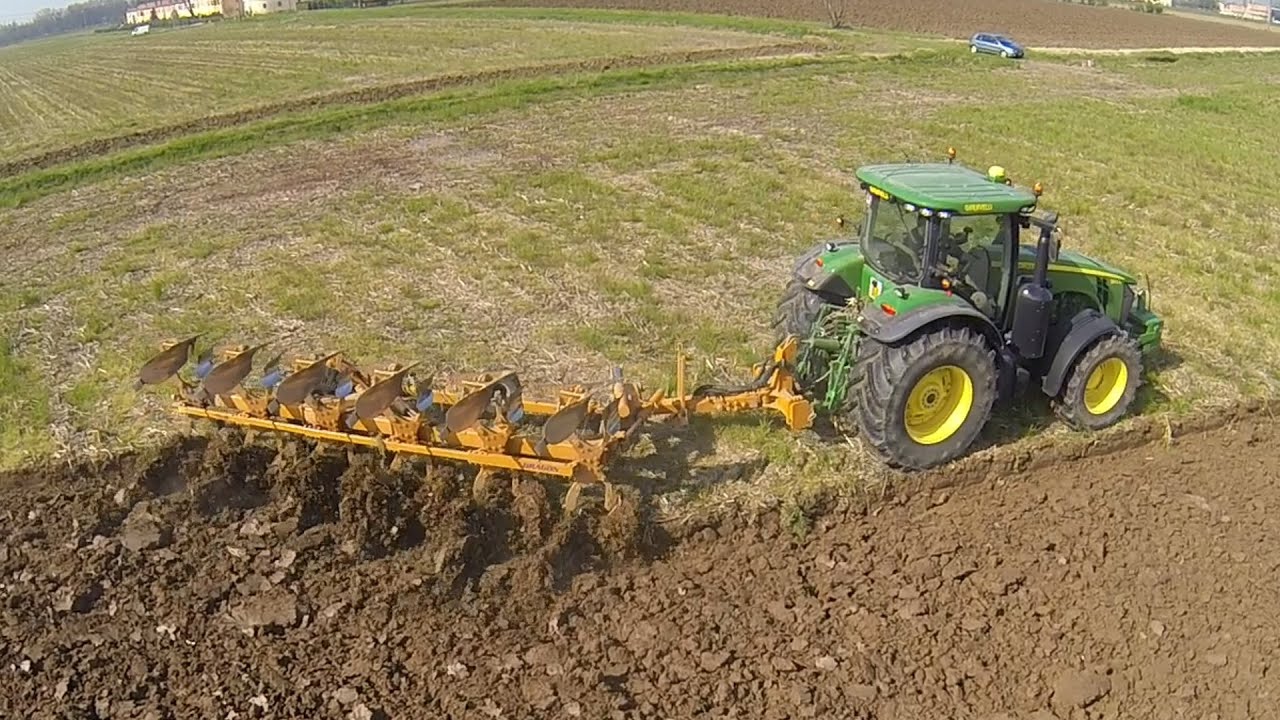 Ploughing 2015 - John Deere 8310R + Moro Aratri Dragon 6  -Team Garavelli