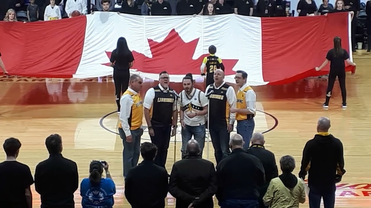 Curbstone Sings O Canada at London Lightning