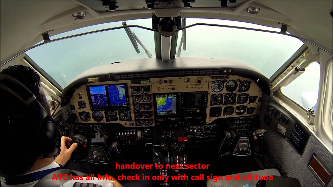 King Air B100 crosswind take off - cockpit view!