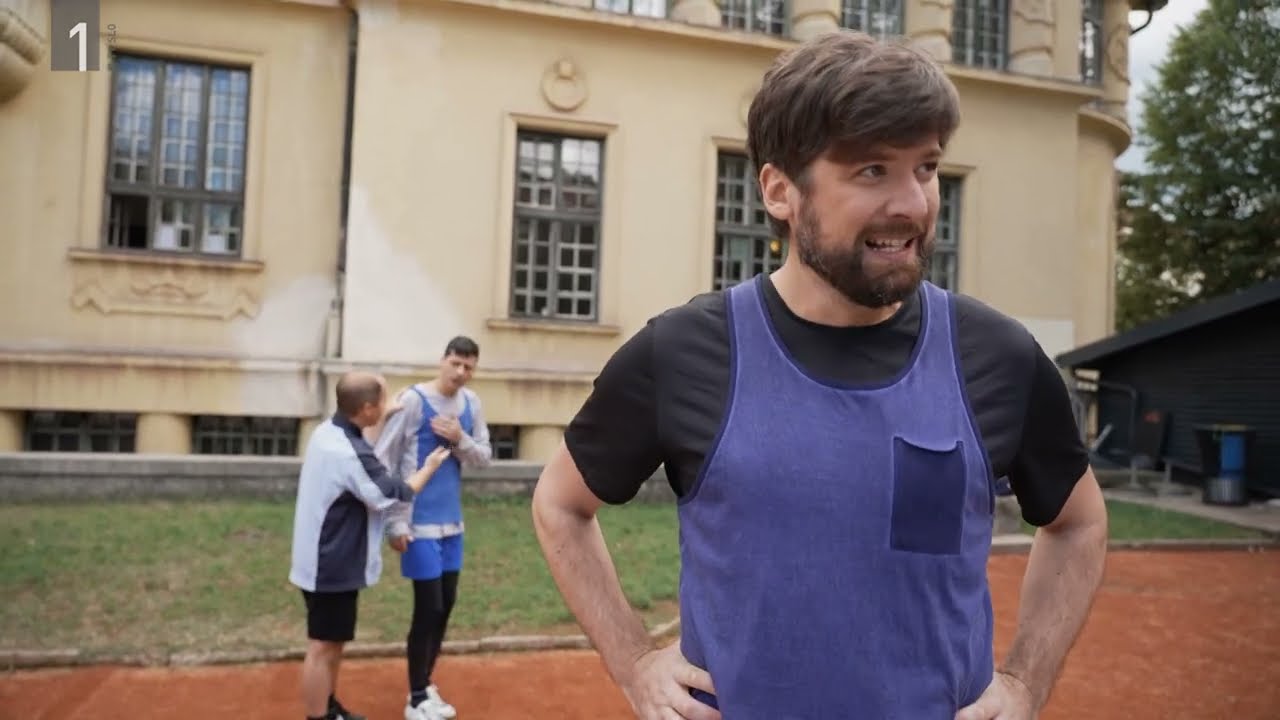 PRVAK V TEKU NA 1 METER (HUMOR) - V PETEK ZVEČER