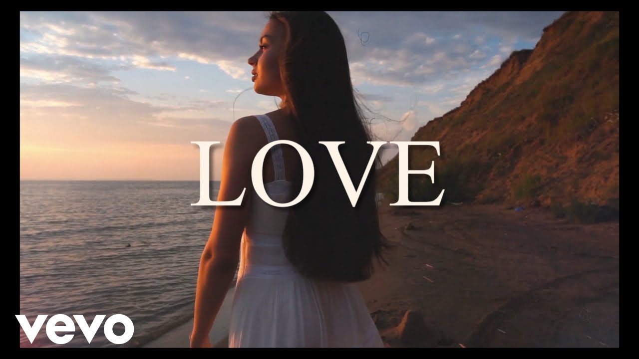 CB30 - Love That About Her (Official Lyric Video)