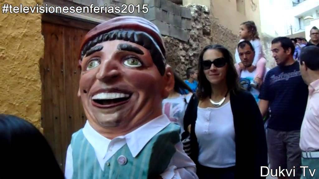 SALIDA DE LA COMPARSA DE GIGANTES Y CABEZUDOS 2015 (IV)