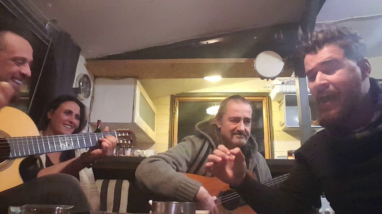 Reda Barbarossa (sika) et Adjrad Jugurta Yuba chez les gitans. Gipsy familly
